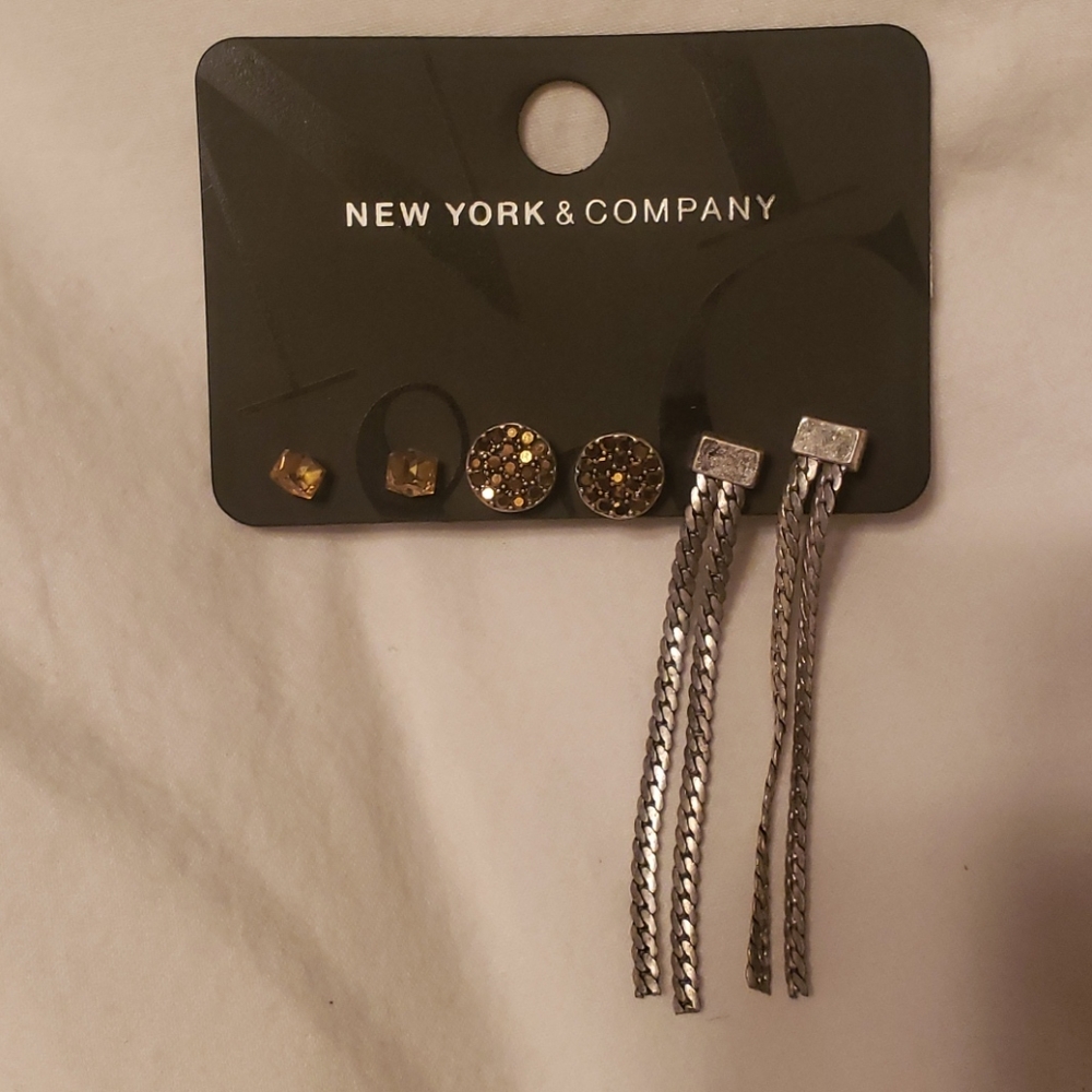 NEW YORK & COMPANY EARRINGS